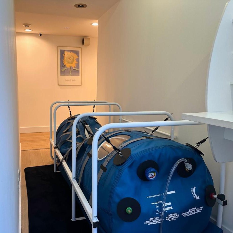 Hyperbaric oxygen chamber